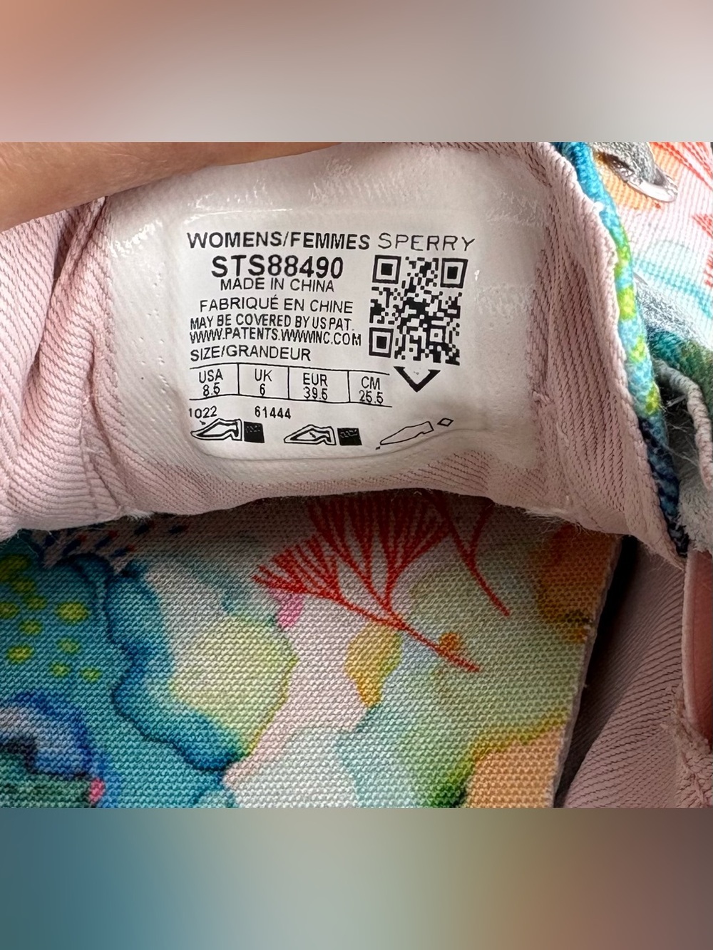 Sperry Watercolor Nature & Aquatic Theme Canvas Boat Shoe in Multi-Color Sz 8.5 - Picture 2 of 9